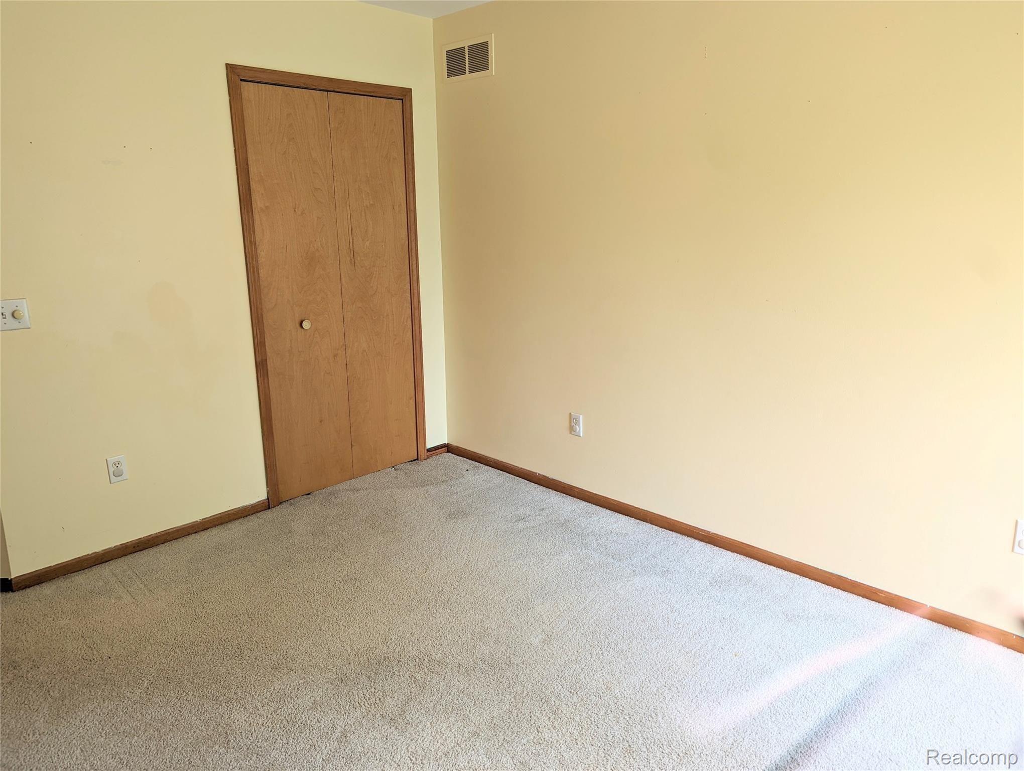 46557 Heydenreich Road Macomb, MI 48044 - Photo 25 of 34 PXL_20220520_153342150.jpg