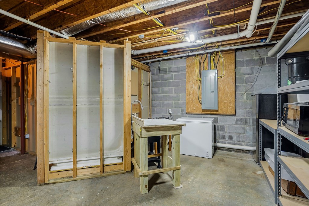 1945 Golden Mountain Road Sparta, TN 38583 - Photo 32 of 47 a view of a storage & utility room