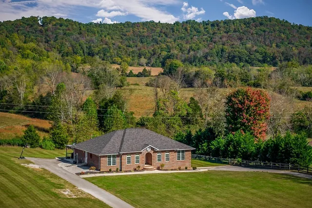 $459,000 | 1945 Golden Mountain Road, Sparta, TN 38583