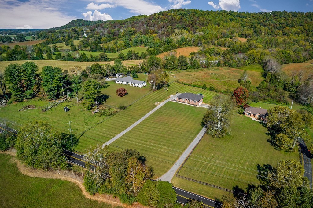 1945 Golden Mountain Road Sparta, TN 38583 - Photo 42 of 47 a view of a lake with a yard