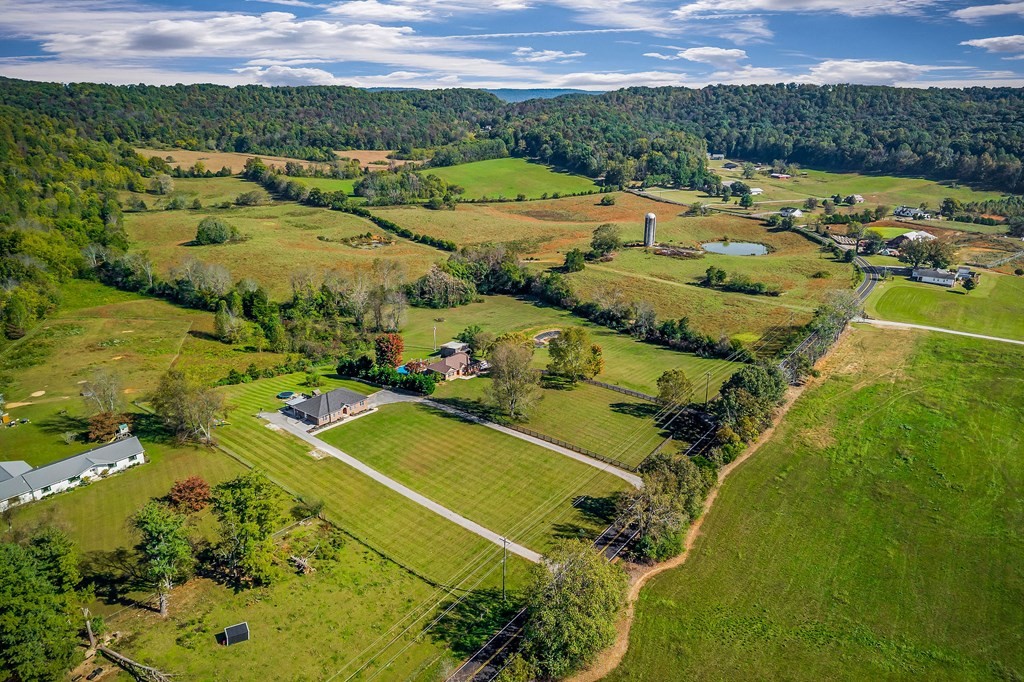 1945 Golden Mountain Road Sparta, TN 38583 - Photo 44 of 47 a view of a city