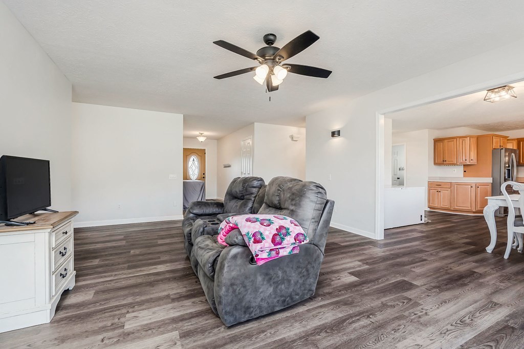 1945 Golden Mountain Road Sparta, TN 38583 - Photo 6 of 47 a living room with furniture and wooden floor
