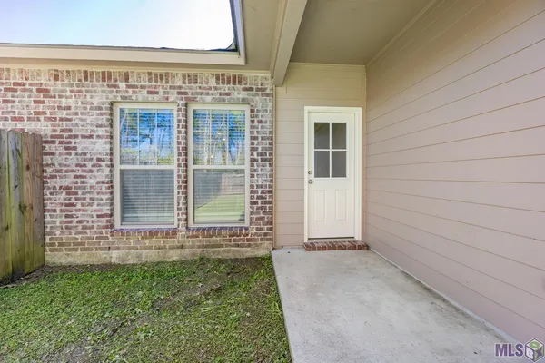 $207,000 | 19977 Grantham Road, Unit A, Livingston, LA 70754