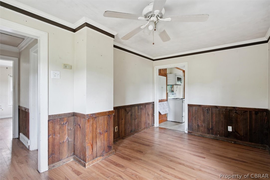 6725 Fields Landing Road Hayes, VA 23072 - Photo 9 of 25 Living room
