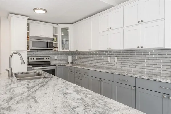 $3,250 | 751 Wildflower Drive, Palm Harbor, FL 34684