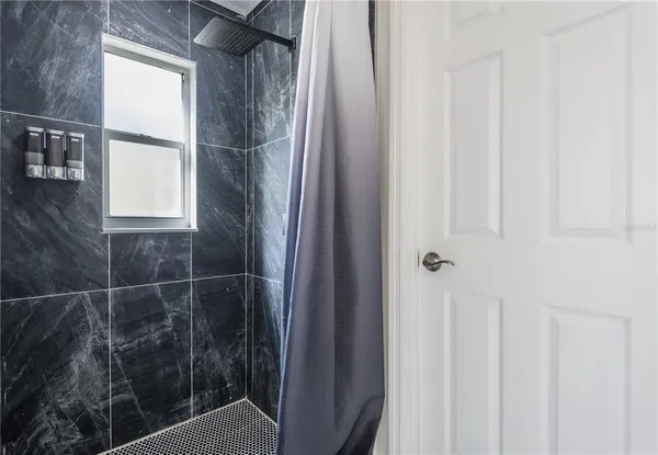 $3,250 | 751 Wildflower Drive, Palm Harbor, FL 34684