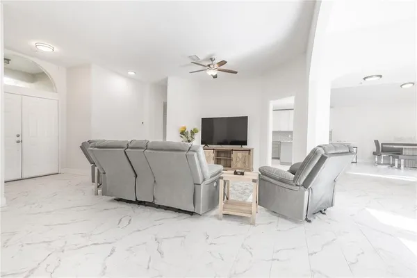 $3,250 | 751 Wildflower Drive, Palm Harbor, FL 34684