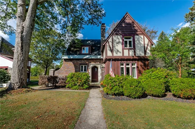 $359,900 | 1503 North George Street, Rome, NY 13440