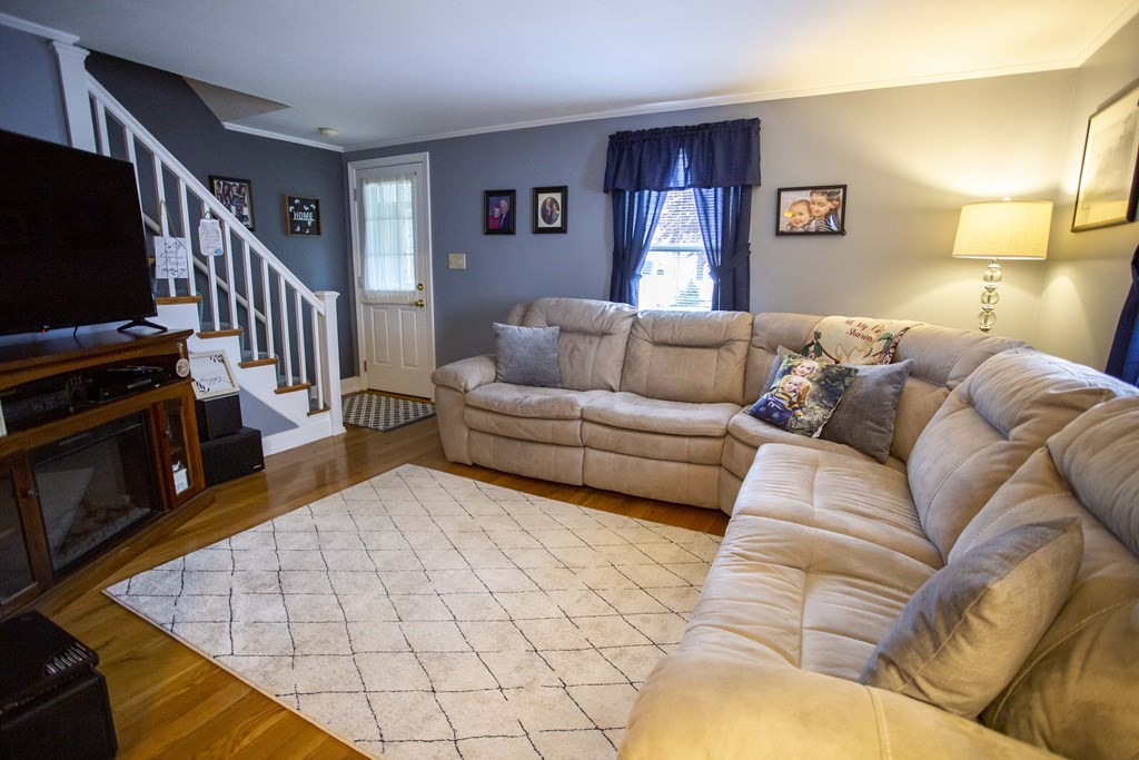 19 Jefferson Road, Unit 19 Wakefield, MA 01880 - Photo 3 of 30 Gallery Image 3