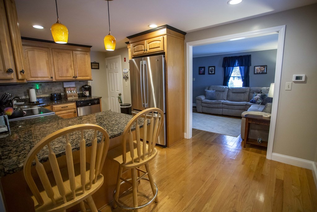 19 Jefferson Road, Unit 19 Wakefield, MA 01880 - Photo 5 of 30 Gallery Image 5