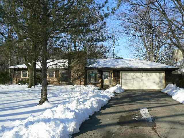 4936 Stratford Road Fort Wayne, IN 46807 - Photo 1 of 18