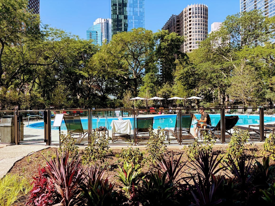 505 North Lake Shore Drive, Unit 4112 Chicago, IL 60611 - Photo 29 of 29 a view of a chairs and table in the patio