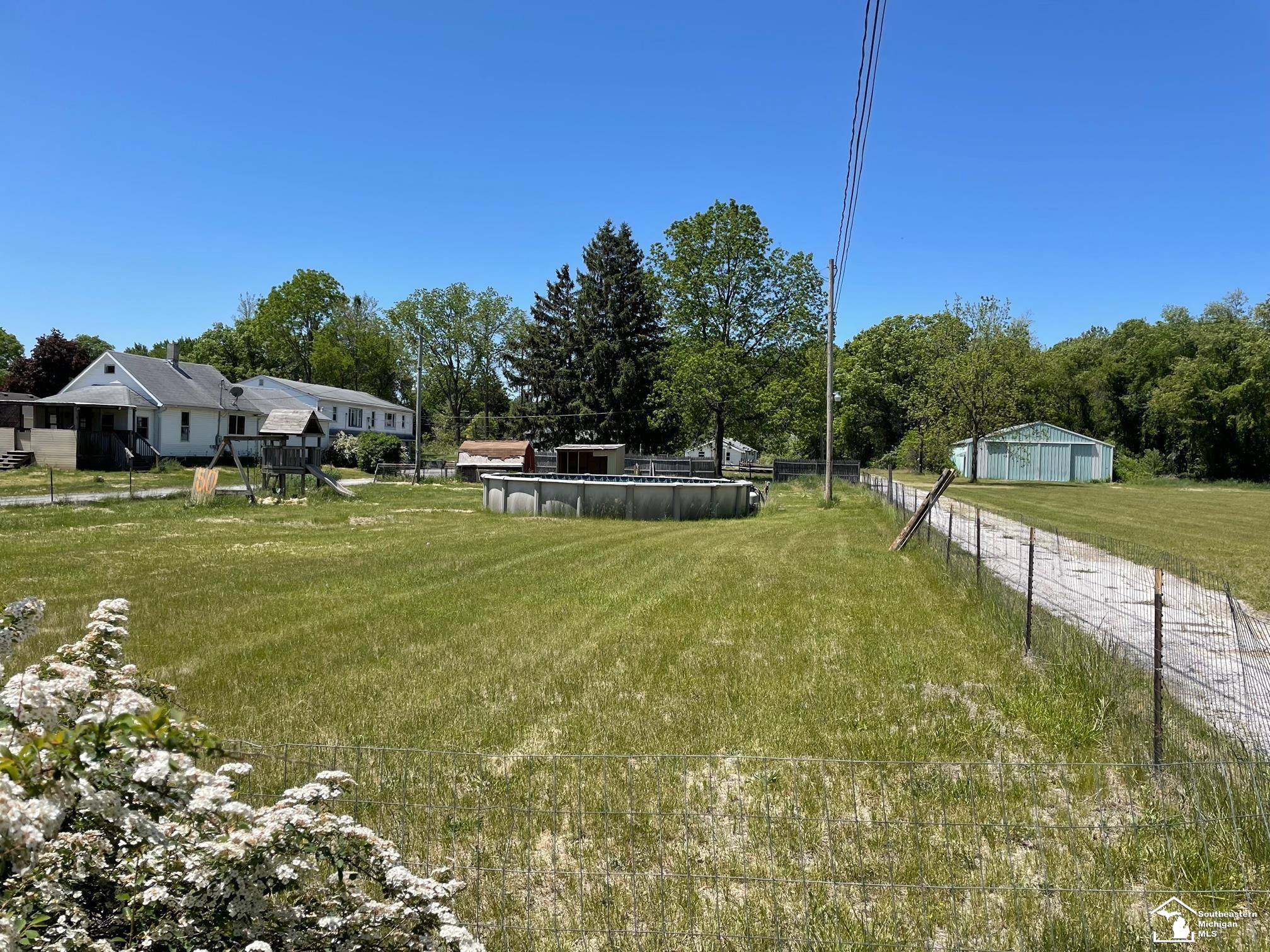 9235 Douglas Road Temperance, MI 48182 - Photo 53 of 53 50111696-52.JPG
