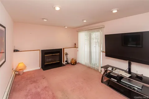 $445,000 | 11 Shaker Court, New Windsor, NY 12553