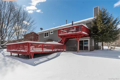 $445,000 | 11 Shaker Court, New Windsor, NY 12553