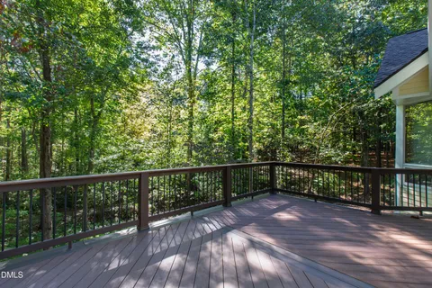 a view of livingroom with furniture