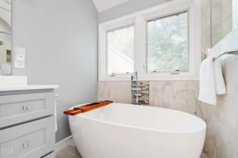 $949,900 | 5300 Deep Valley, Raleigh, NC 27606