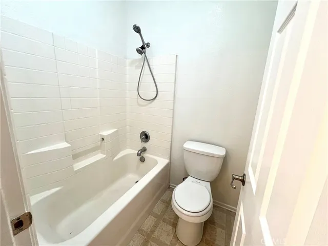 $2,450 | 13561 Fullerton Lane, Victorville, CA 92392