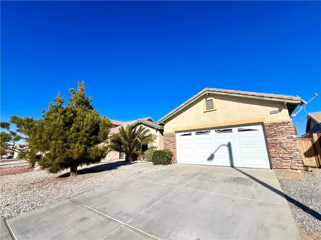 $2,450 | 13561 Fullerton Lane, Victorville, CA 92392