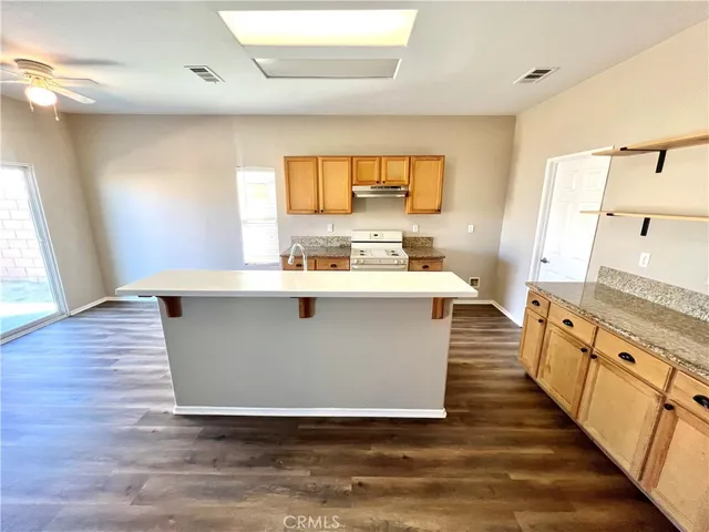 $2,450 | 13561 Fullerton Lane, Victorville, CA 92392