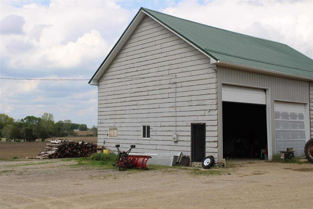 9635 South Shepherd Road Shepherd, MI 48883 - Photo 37 of 44 1887480-36.JPG