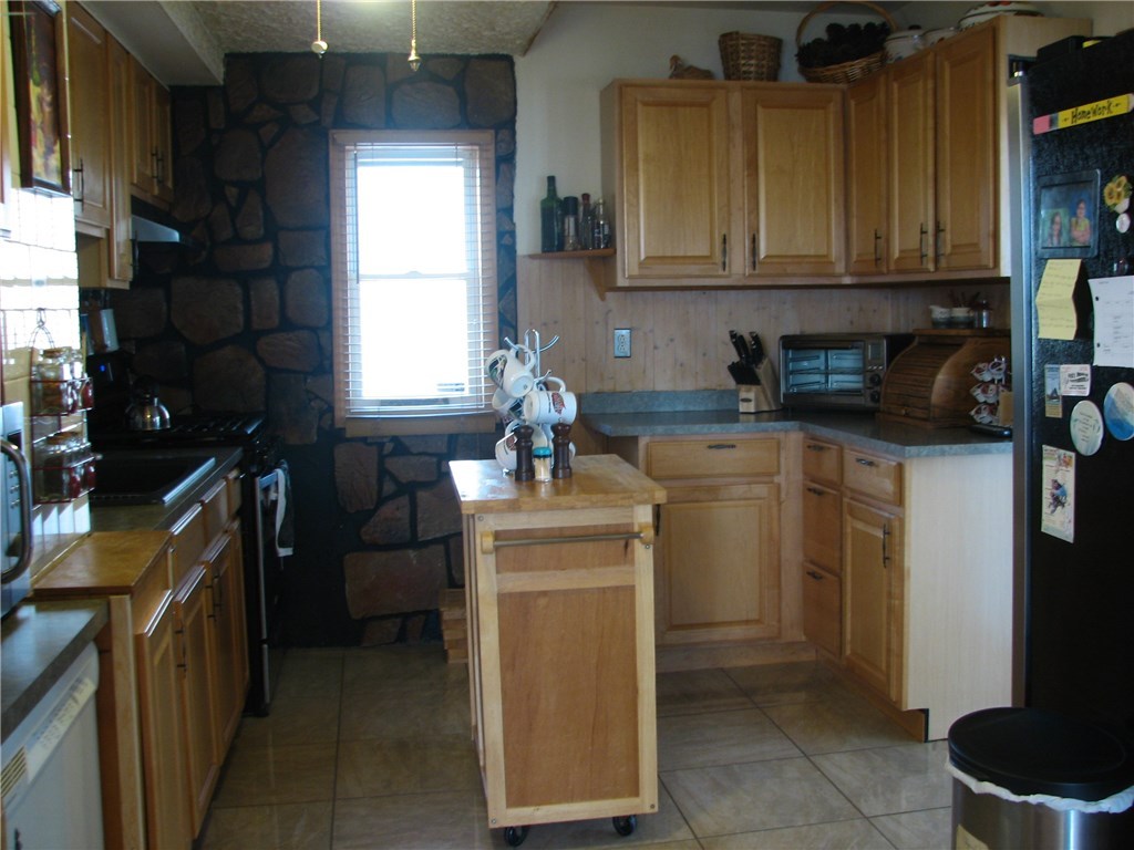63 Henry Street Woonsocket, RI 02895 - Photo 4 of 23 KITCHEN