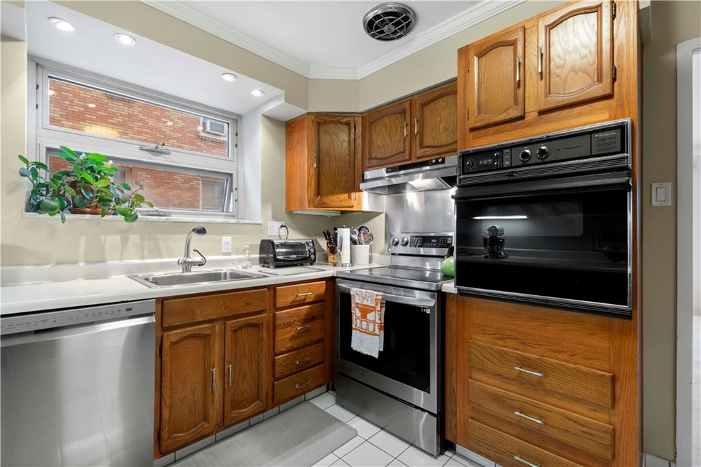 144 North Dithridge Street, Unit 411 Pittsburgh, PA 15213 - Photo 15 of 40