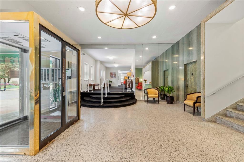 144 North Dithridge Street, Unit 411 Pittsburgh, PA 15213 - Photo 3 of 40