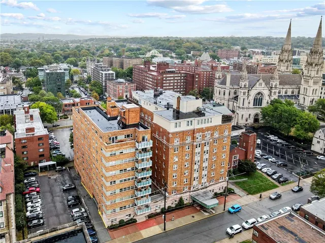 a picture of city view