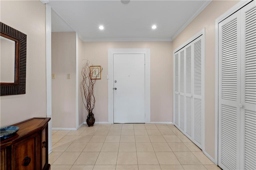 144 North Dithridge Street, Unit 411 Pittsburgh, PA 15213 - Photo 5 of 40