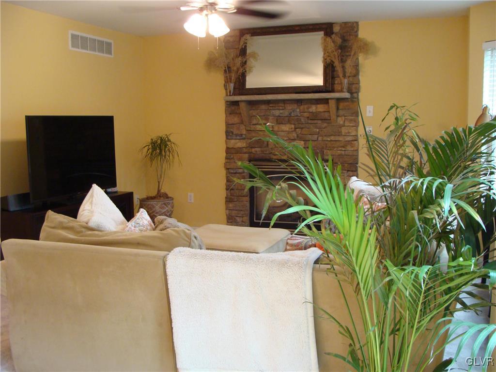 2902 Honeysuckle Road Bethlehem, PA 18015 - Photo 16 of 28 Gallery Image 16