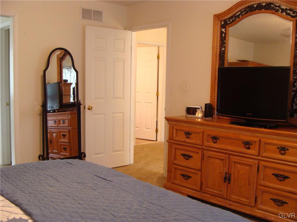2902 Honeysuckle Road Bethlehem, PA 18015 - Photo 22 of 28 Gallery Image 22