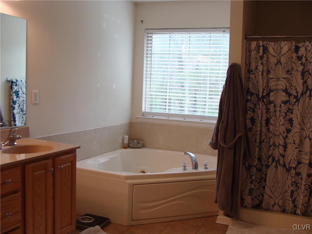 2902 Honeysuckle Road Bethlehem, PA 18015 - Photo 23 of 28 Gallery Image 23