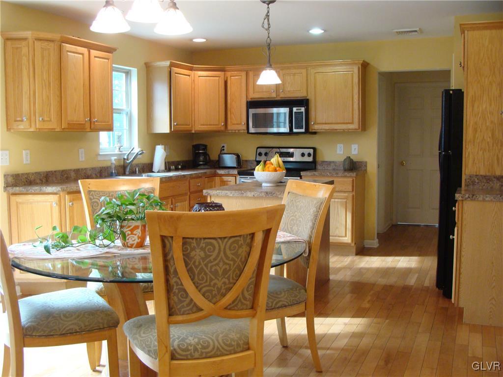 2902 Honeysuckle Road Bethlehem, PA 18015 - Photo 7 of 28 Gallery Image 7