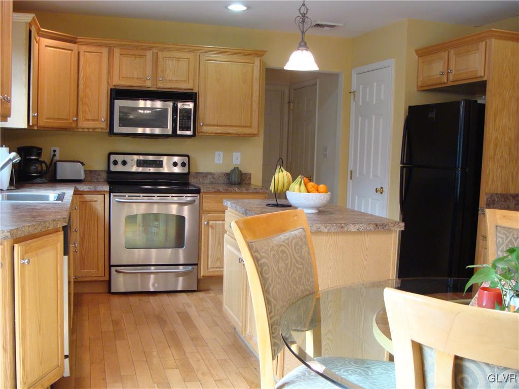 2902 Honeysuckle Road Bethlehem, PA 18015 - Photo 9 of 28 Gallery Image 9
