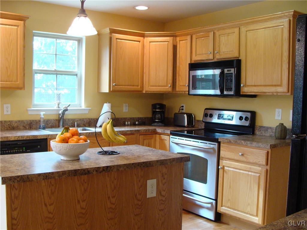 2902 Honeysuckle Road Bethlehem, PA 18015 - Photo 10 of 28 Gallery Image 10
