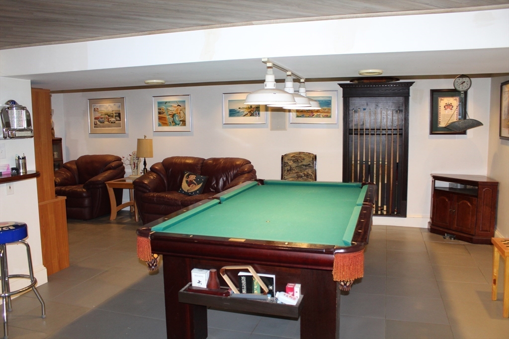 178 Oak Hollow Road Springfield, MA 01128 - Photo 16 of 21 Gallery Image 16