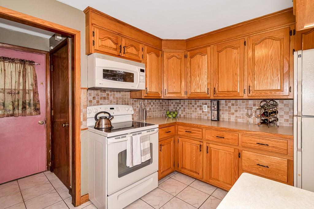 167 Roy Street Springfield, MA 01104 - Photo 14 of 37
