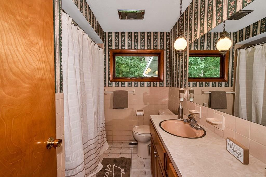 167 Roy Street Springfield, MA 01104 - Photo 17 of 37
