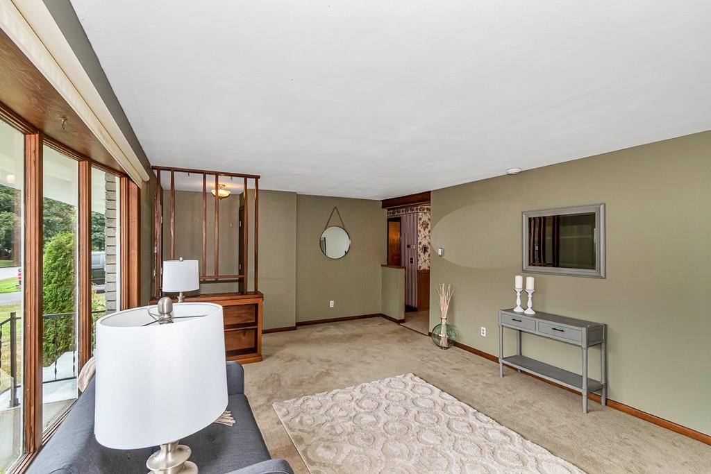 167 Roy Street Springfield, MA 01104 - Photo 4 of 37