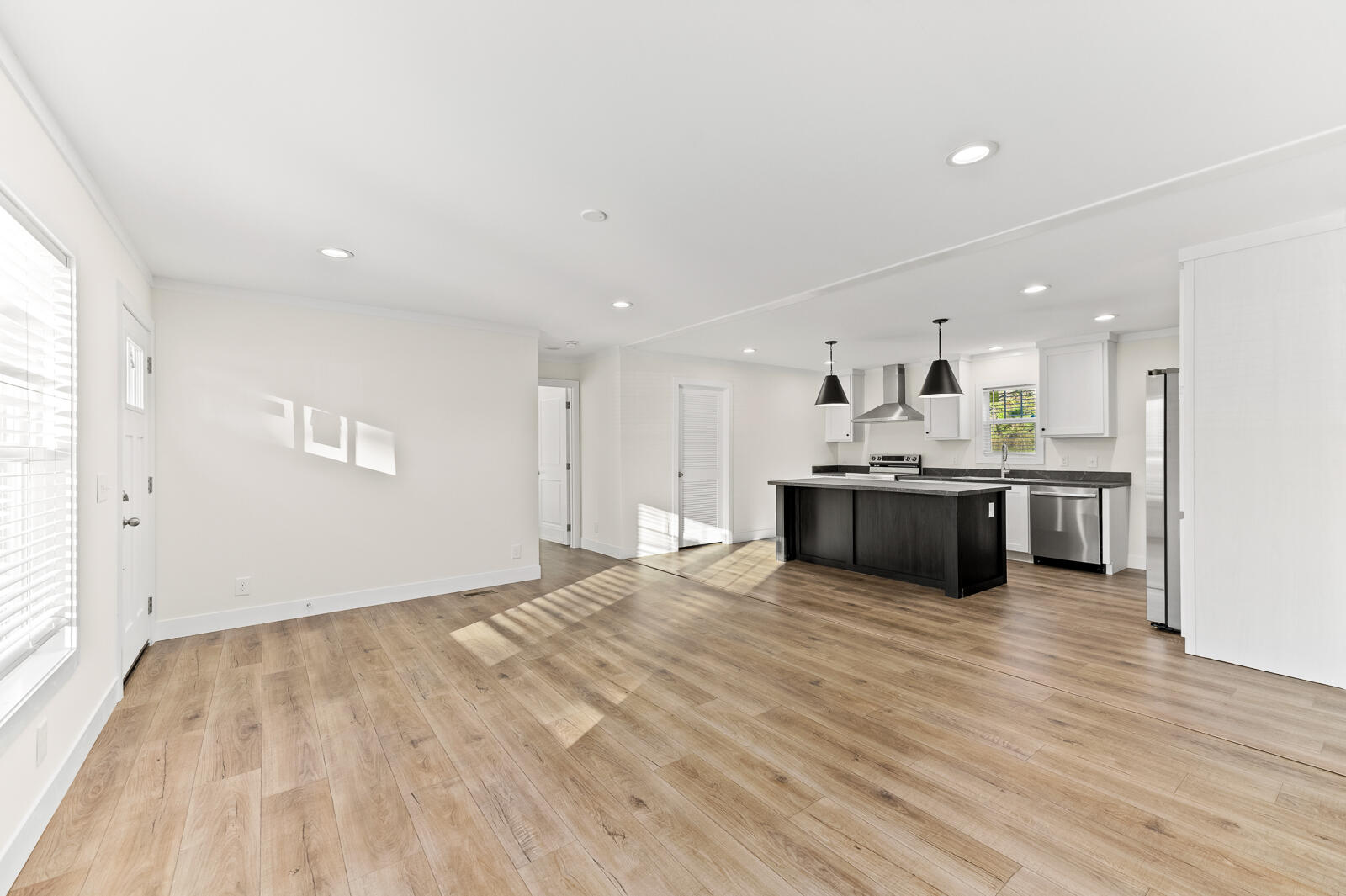 104 Gould Road Pineville, SC 29468 - Photo 3 of 24 104 Gould Rd 6 of 29