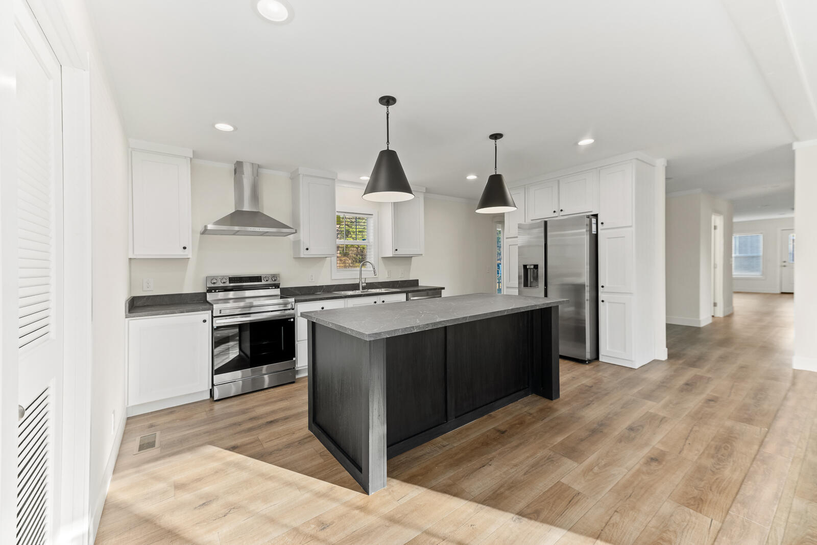 104 Gould Road Pineville, SC 29468 - Photo 7 of 24 104 Gould Rd 9 of 29