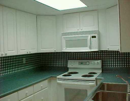 321 Ridge Point Circle, Unit B33 Bridgeville, PA 15017 - Photo 4 of 6 Gallery Image 4