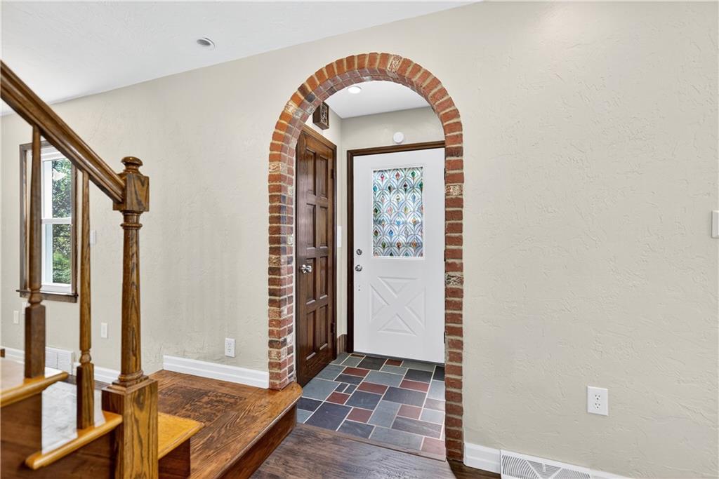 1320 Eckert Road Monaca, PA 15061 - Photo 9 of 30 a view of livingroom with furniture