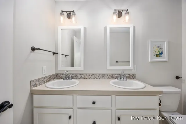 $509,900 | 6741 Woodhills Drive Northeast, Rockford, MI 49341