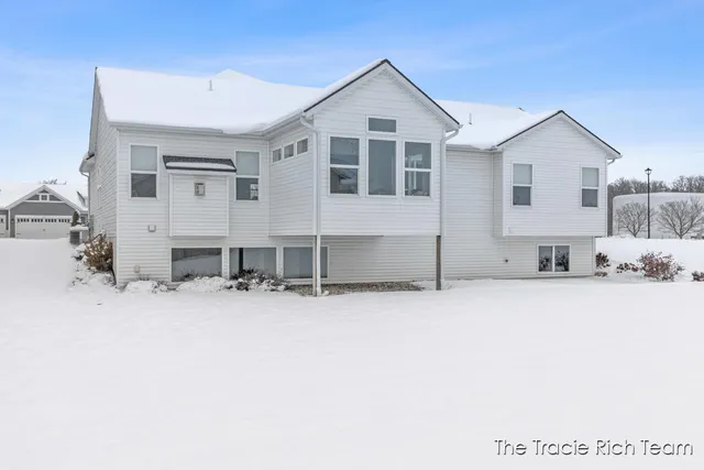 $509,900 | 6741 Woodhills Drive Northeast, Rockford, MI 49341