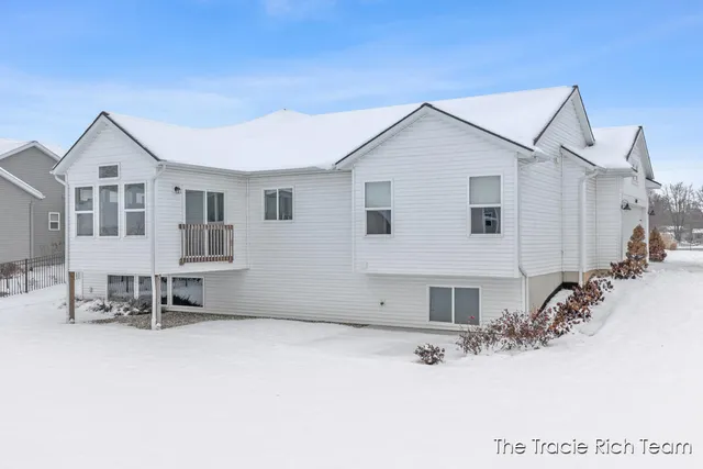 $509,900 | 6741 Woodhills Drive Northeast, Rockford, MI 49341