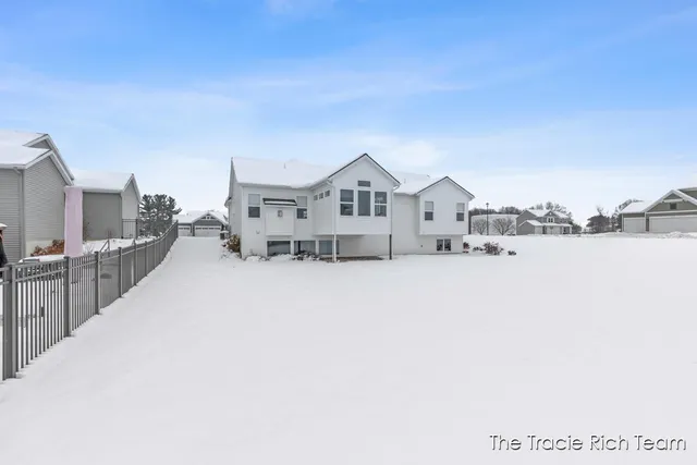 $509,900 | 6741 Woodhills Drive Northeast, Rockford, MI 49341