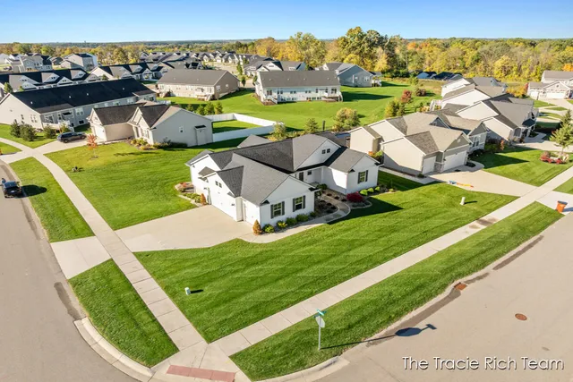 $509,900 | 6741 Woodhills Drive Northeast, Rockford, MI 49341