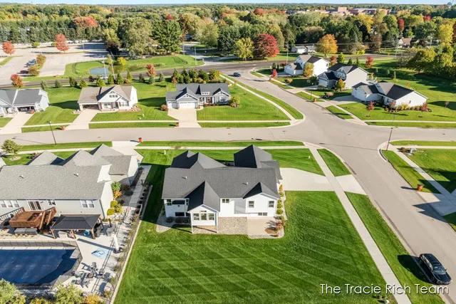 $509,900 | 6741 Woodhills Drive Northeast, Rockford, MI 49341